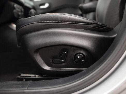 Used 2018 Jeep Compass Latitude w/ Popular Equipment Group image 14