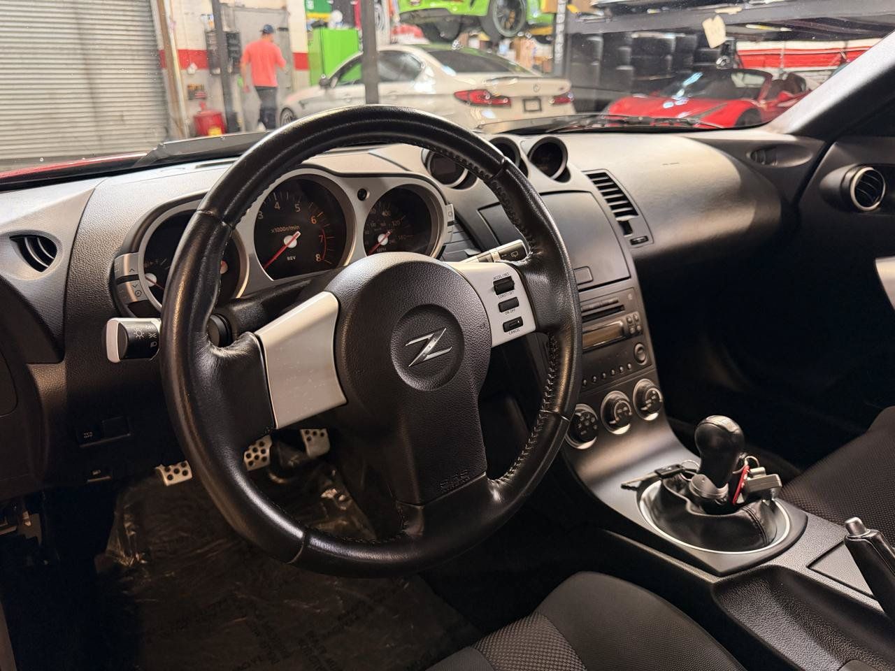 Used 2004 Nissan 350Z Enthusiast w/ Aerodynamics Pkg RWD image 13