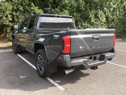 Certified 2025 Toyota Tacoma TRD Sport AWD/4WD image 9