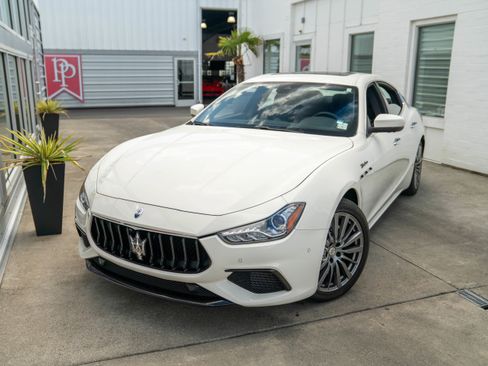 Used 2022 Maserati Ghibli Modena image 3