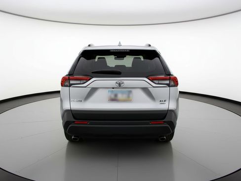 Used 2025 Toyota RAV4 XLE w/ Convenience Package image 7