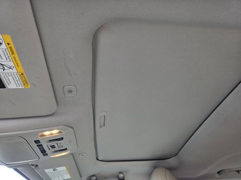 Used 2023 Toyota Highlander XLE image 22