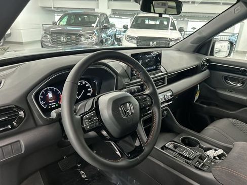 Used 2025 Honda Pilot Sport image 23