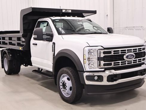 New 2026 Ford F550 4x4 Regular Cab Super Duty image 3