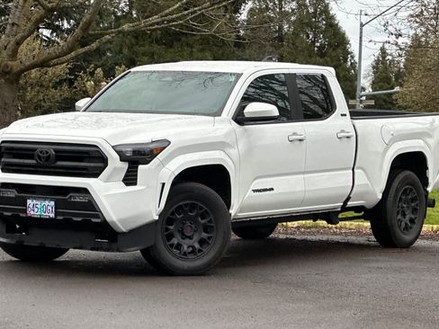 Used 2024 Toyota Tacoma SR5 image 1
