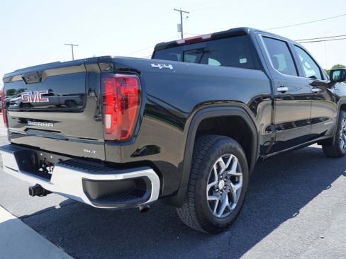 Used 2022 GMC Sierra 1500 SLT w/ SLT Convenience Package AWD/4WD image 5