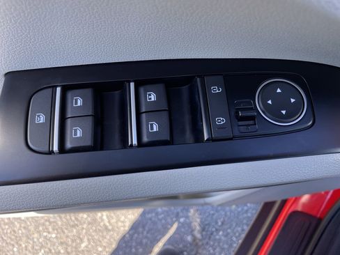 Certified 2023 Kia Soul LX w/ LX Technology Package image 18