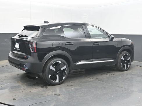 Used 2025 Nissan Kicks SR image 7