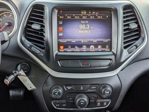 Used 2014 Jeep Cherokee Latitude image 13