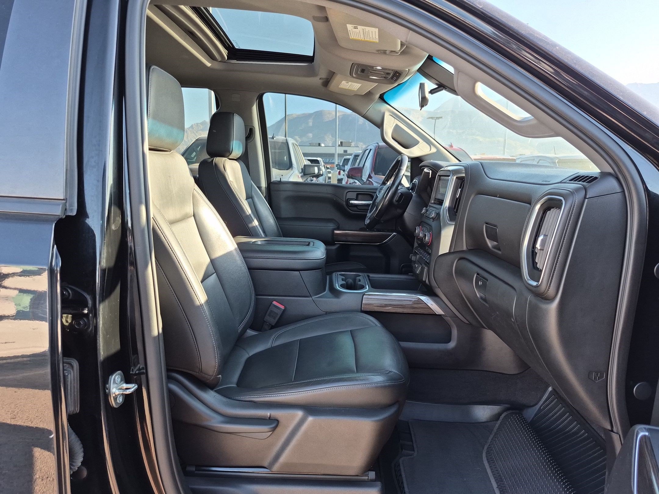 Used 2019 Chevrolet Silverado 1500 LT Trail Boss AWD/4WD image 31