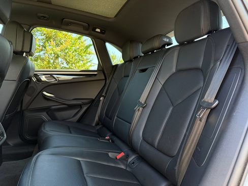 Certified 2023 Porsche Macan Turbo AWD/4WD image 31