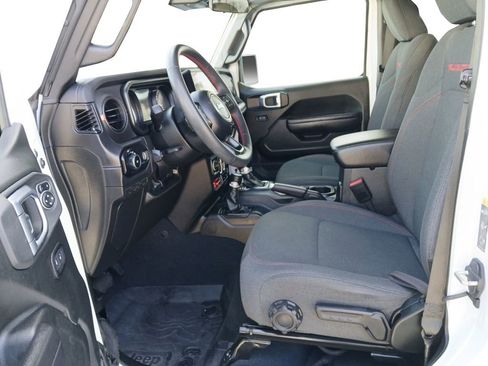 Used 2024 Jeep Wrangler Rubicon w/ Convenience Group image 19