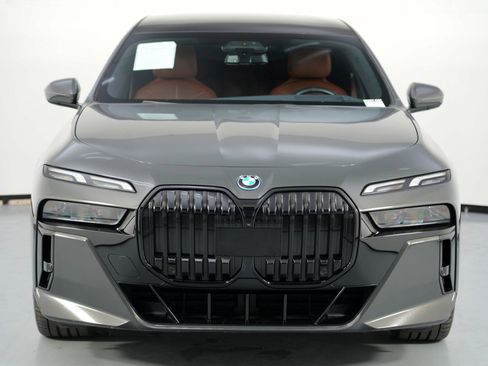 Used 2023 BMW i7 xDrive60 image 58