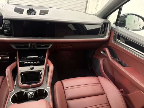 New 2026 Porsche Cayenne GTS AWD/4WD image 29