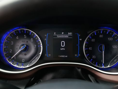 Used 2017 Chrysler Pacifica LX image 35