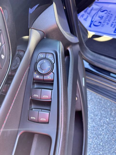 Used 2022 Chevrolet Traverse RS w/ LPO, 'HIT The Road' Package FWD image 15