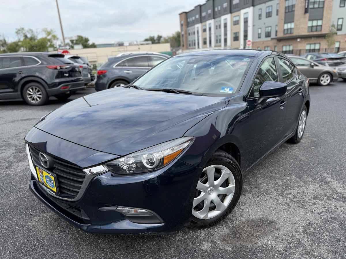 Used 2018 MAZDA MAZDA3 Sport FWD image 3