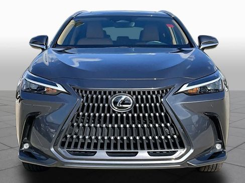Used 2025 Lexus NX 250 FWD w/ Towing Package (2000 Lbs) image 4