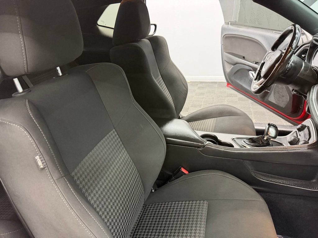 Used 2019 Dodge Challenger R/T RWD image 43