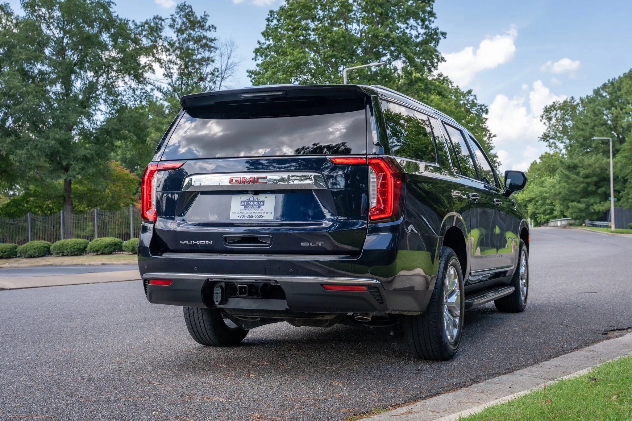 Used 2022 GMC Yukon XL SLT AWD/4WD image 6