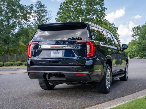 Used 2022 GMC Yukon XL SLT AWD/4WD image 6