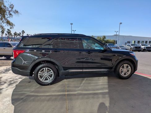 Used 2024 Ford Explorer XLT w/ Class IV Trailer Tow Package AWD/4WD image 5