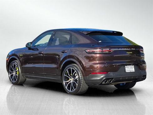 Used 2023 Porsche Cayenne Platinum Edition w/ Premium Package Plus (PIA) image 6