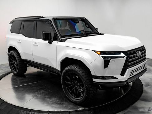 Used 2025 Lexus GX 550 w/ Accessory Package (2T) image 22