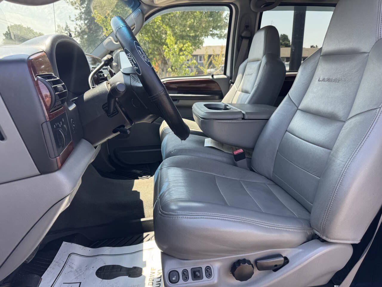 Used 2005 Ford F250 Lariat AWD/4WD image 9