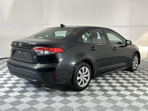 Used 2022 Toyota Corolla LE FWD image 8
