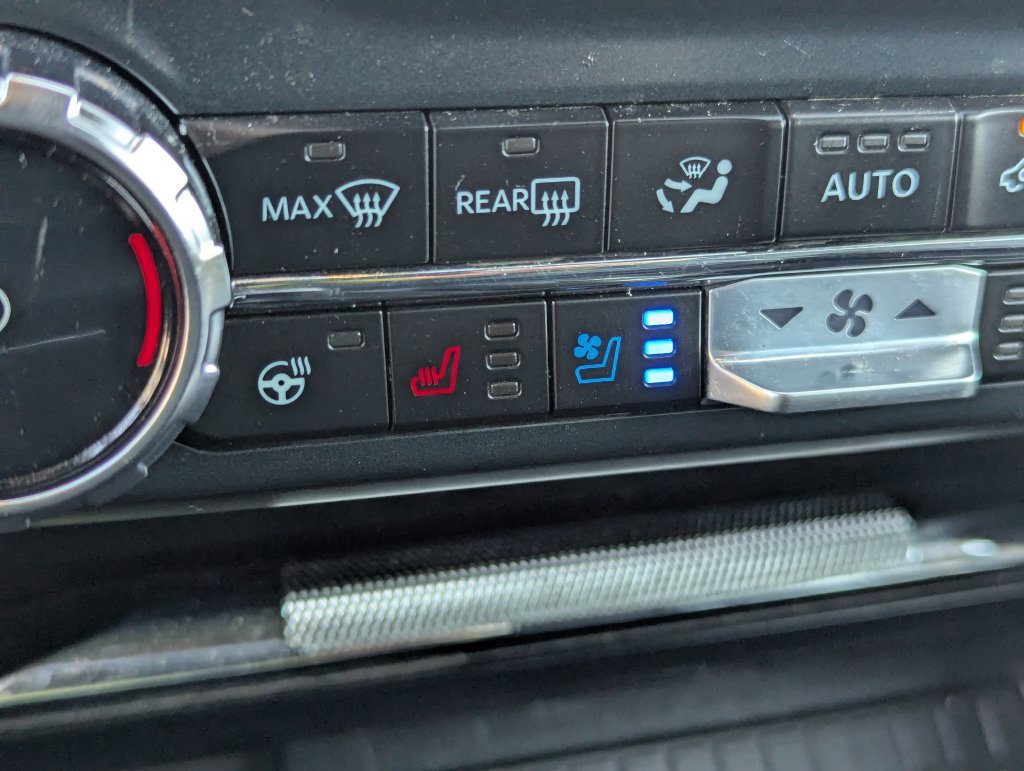 Used 2025 Ford F150 Lariat w/ Equipment Group 502A High AWD/4WD image 19