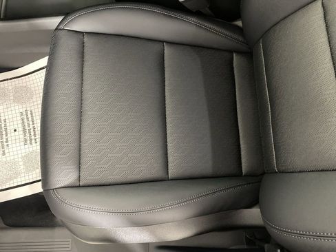 New 2026 Chevrolet Equinox LT w/ Convenience Package II image 21