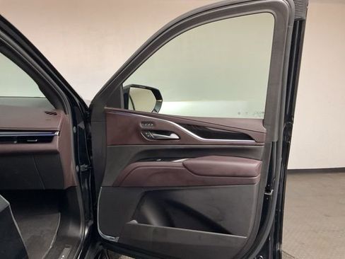 Certified 2024 Cadillac Escalade ESV Sport Platinum image 28