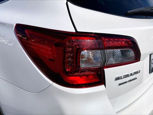 Used 2019 Subaru Outback 2.5i Limited AWD/4WD image 28
