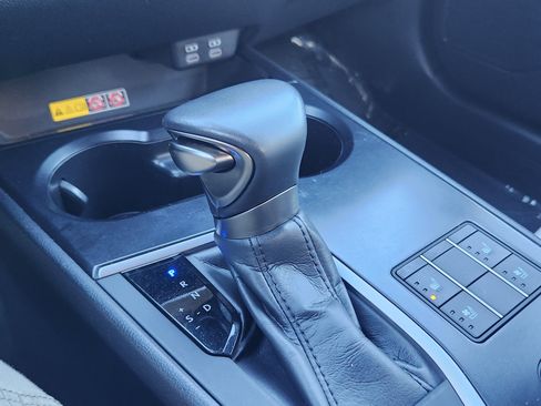 Used 2024 Lexus UX 250h AWD w/ Premium Package image 11