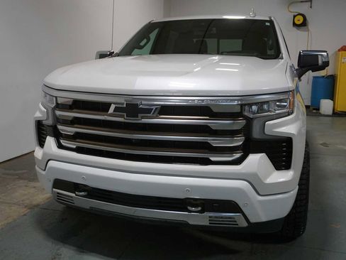 Used 2022 Chevrolet Silverado 1500 High Country w/ High Country Premium Package image 1