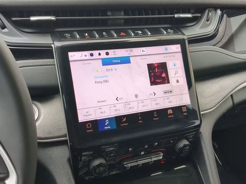 Used 2023 Jeep Grand Cherokee L Limited w/ Luxury Tech Group II image 27