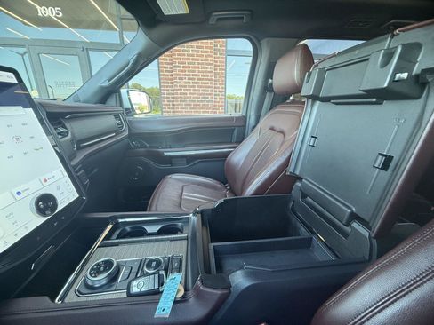 Used 2022 Ford Expedition Max Limited AWD/4WD image 7