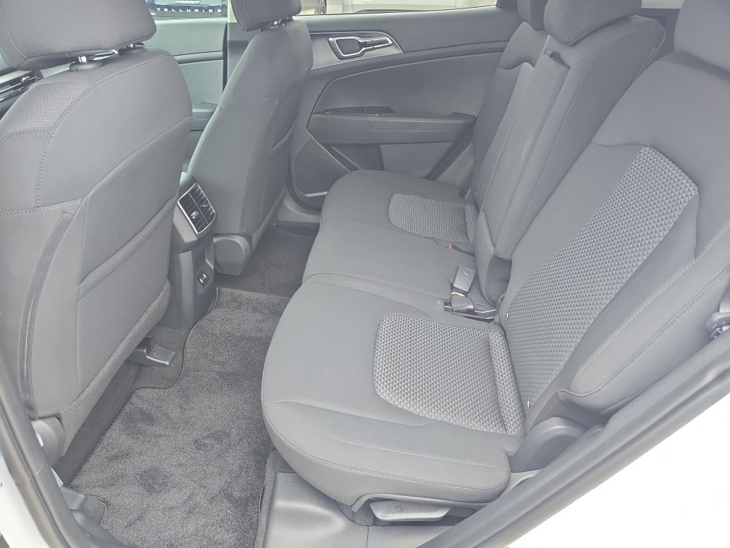 New 2027 Kia Sportage LX FWD image 16
