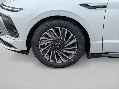 New 2025 Hyundai Sonata Limited image 10