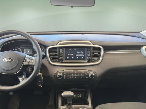 Used 2019 Kia Sorento L FWD image 7