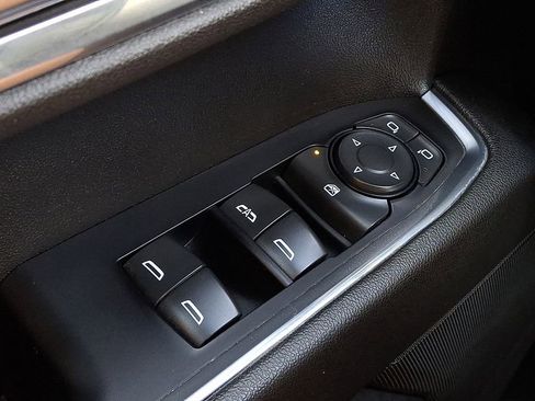 Used 2023 Chevrolet Silverado 1500 LT image 24