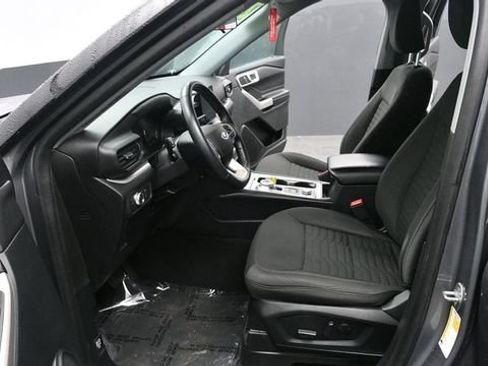 Used 2021 Ford Explorer XLT AWD/4WD image 30