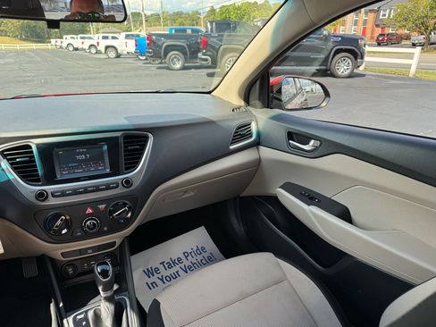 Used 2018 Hyundai Accent SE image 18