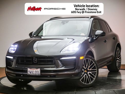 Certified 2026 Porsche Macan AWD/4WD image 1