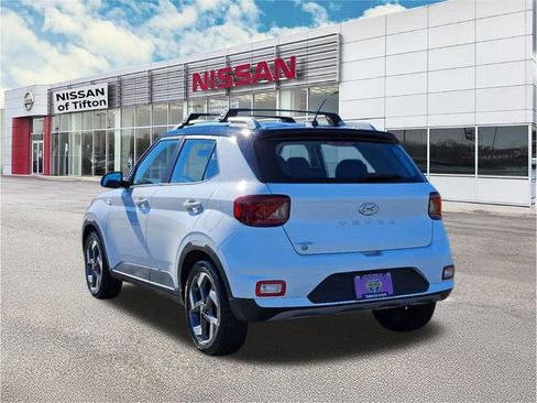 Used 2023 Hyundai Venue Limited image 4