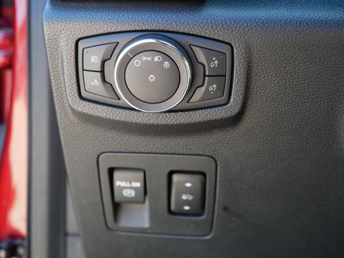 Used 2019 Ford F150 XLT w/ Equipment Group 302A Luxury AWD/4WD image 26