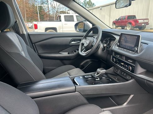 Certified 2024 Nissan Rogue SV image 20