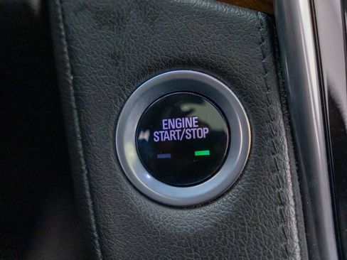 Used 2019 Cadillac Escalade Luxury AWD/4WD image 27