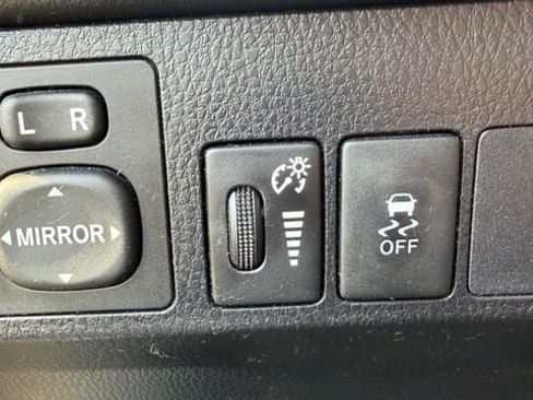 Used 2014 Toyota RAV4 LE AWD/4WD image 14